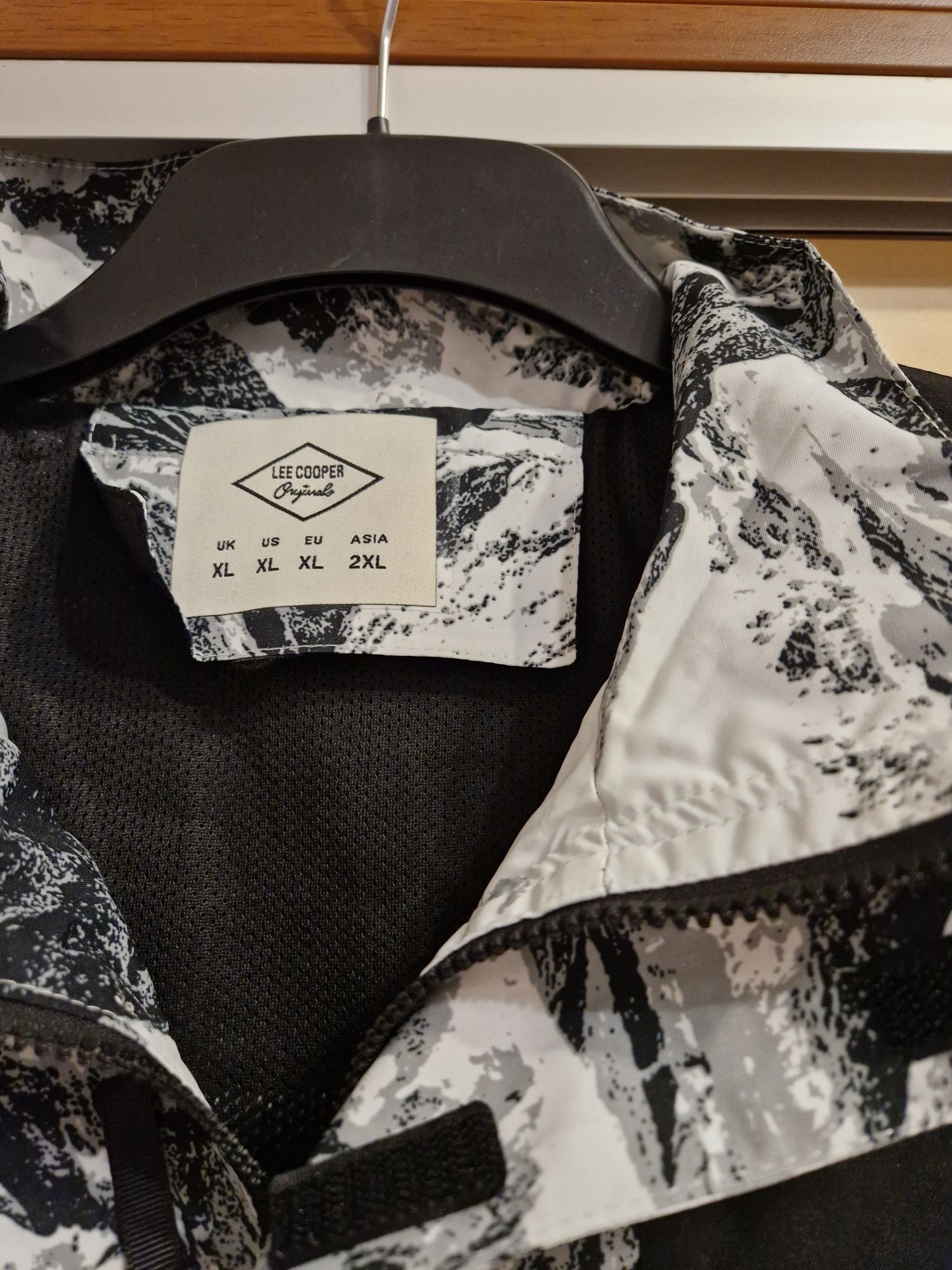 Преходно яке Lee Cooper
