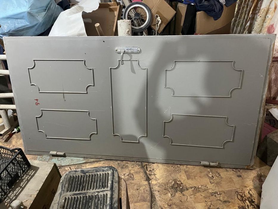 Продается дверь для главного входа