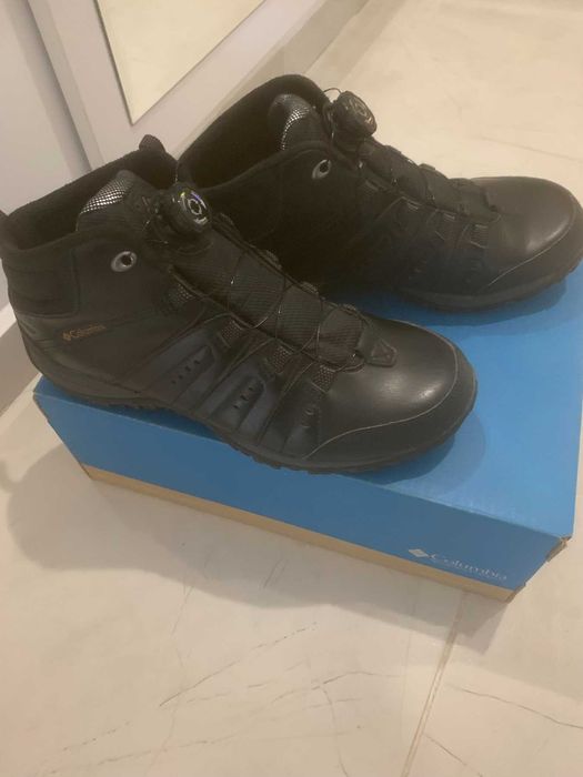 Продавам зимни мъжки обувки