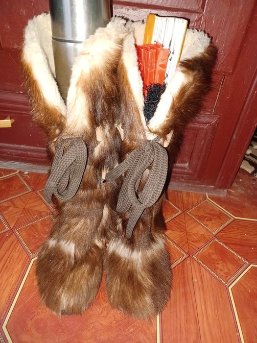 Vând cizme păr cămilă nr 37