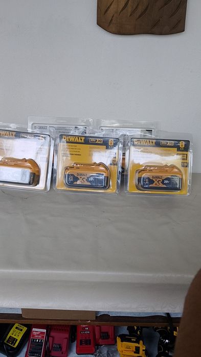 Acumulator Dewalt