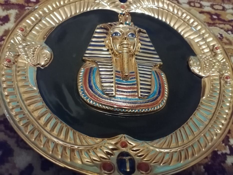 Farfurie 3D faraon Tutankhamon decorata cu aur editie limitata Egipt