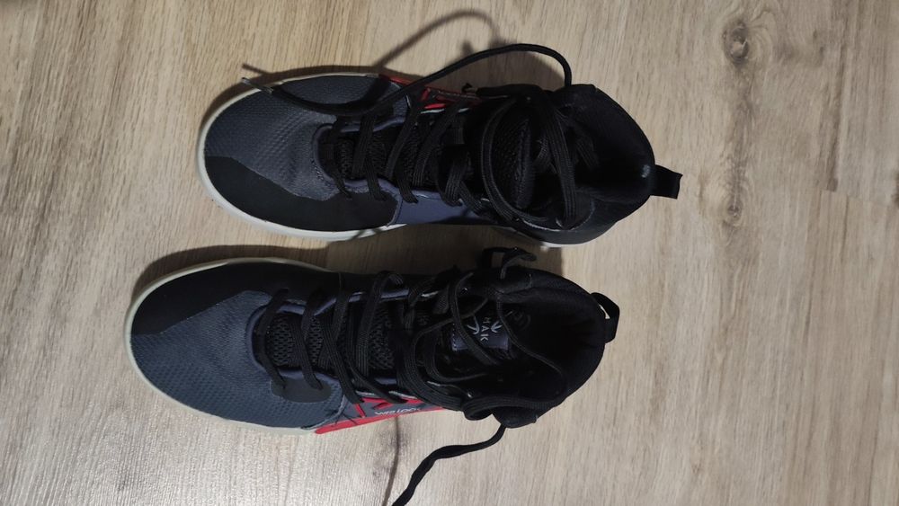 Încălțăminte sport baschet 41