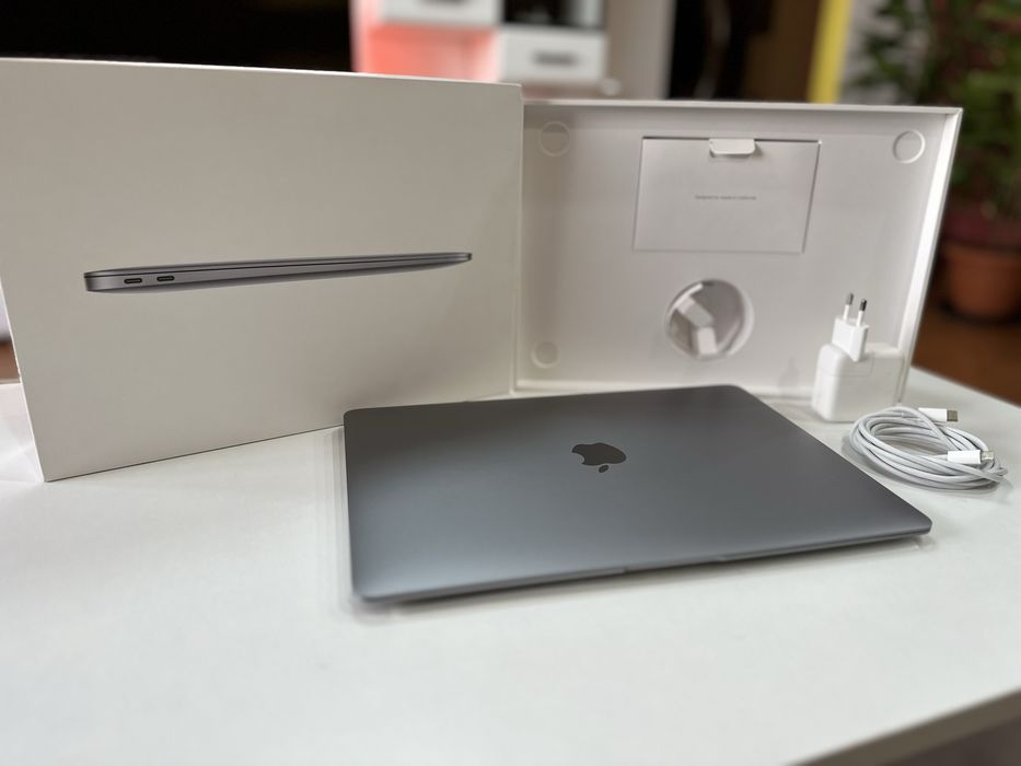 Laptop Apple MacBook Air M1 Space Gray / 256GB / 8GB