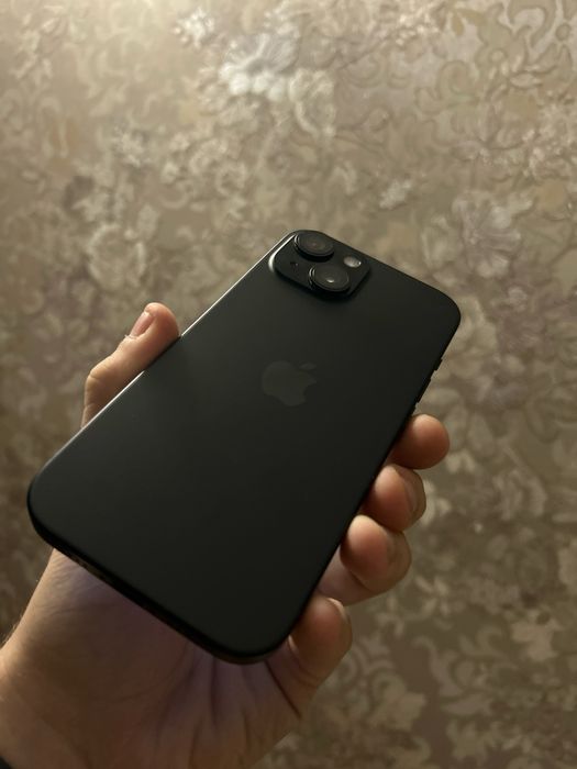 Iphone 15 на 128 гб почти новый айфон 15