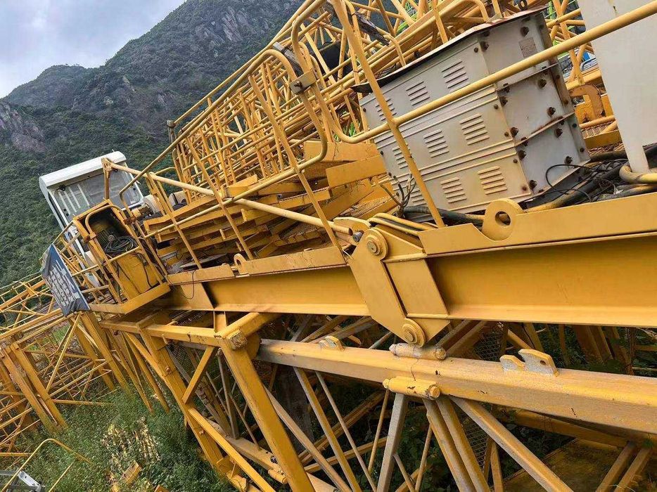 Продается десятитонный башенный кран