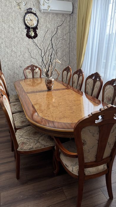 продается комплект стульев