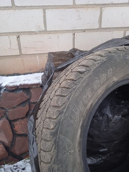 Продам шины R 15/ 195/ 65 в хорошем состоянии