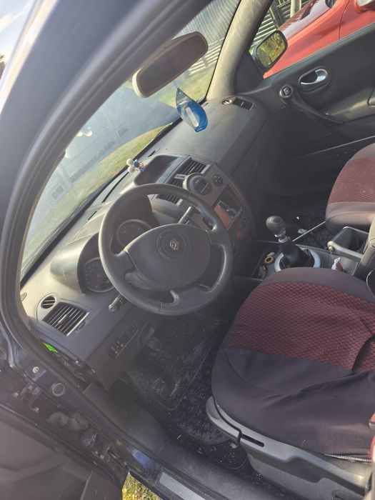 Dezmembrez Renault Megane2 1.9 dci