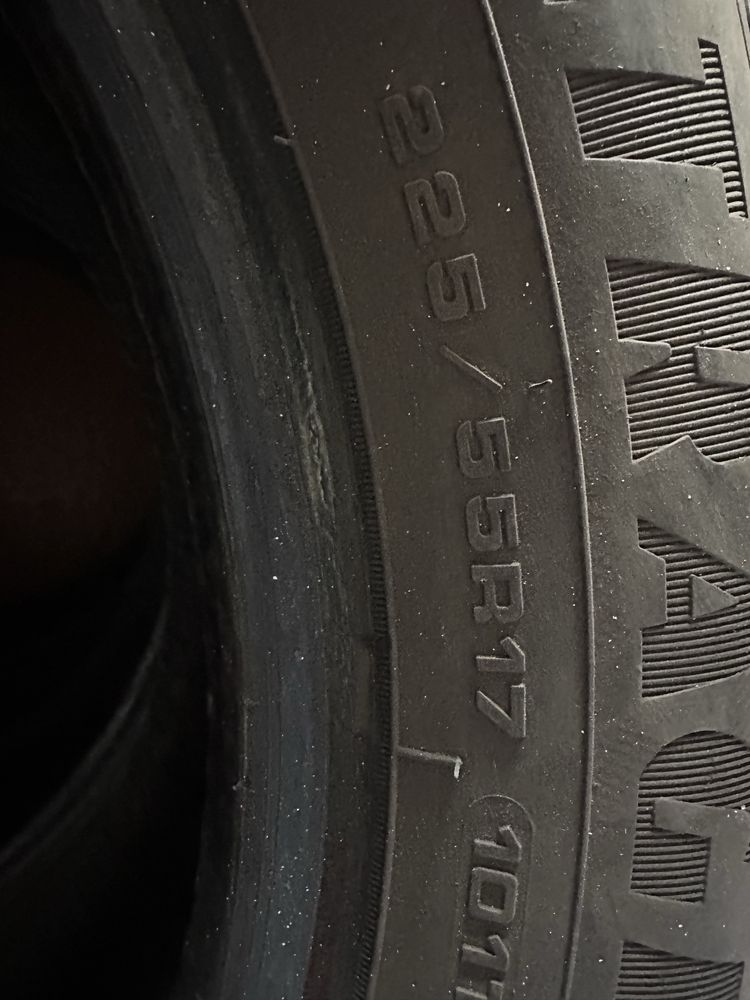 Продам зимнию резину без шипа 17 размер 225/55R 17