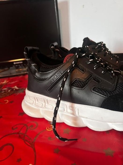 Versace chain reaction