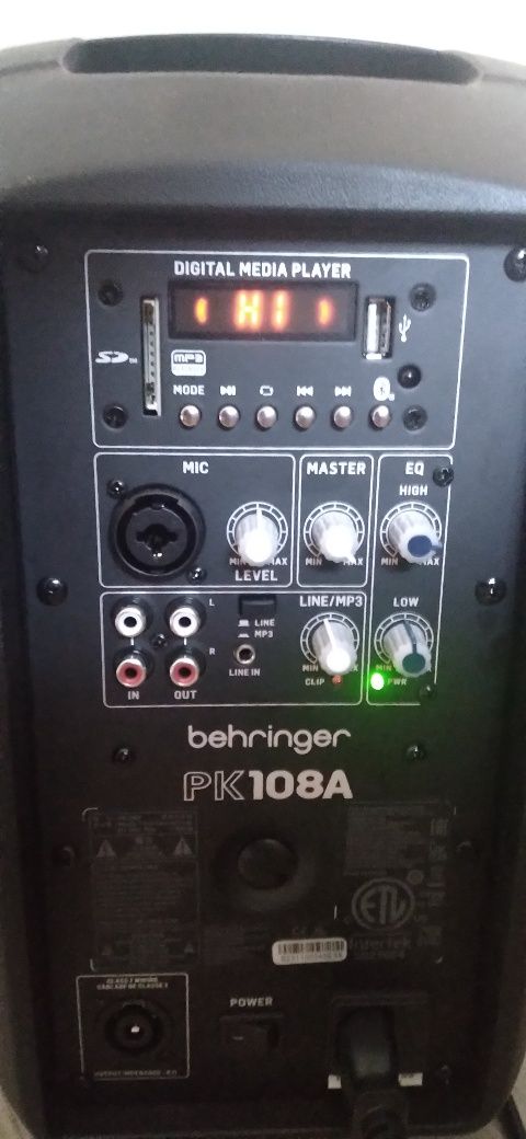 Boxa activa Behringer