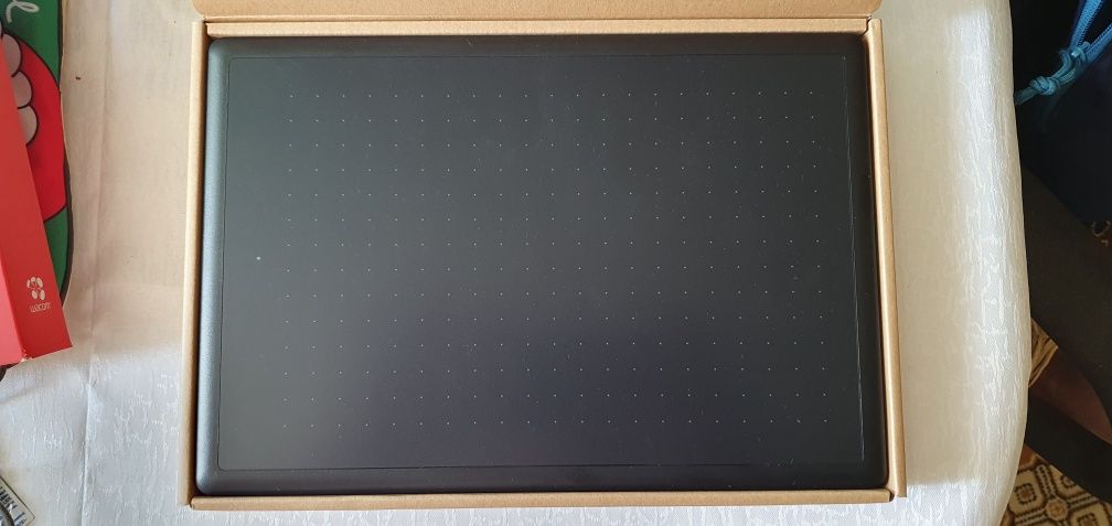 "Tabletă grafică Wacom One - Nouă, preț avantajos!"
