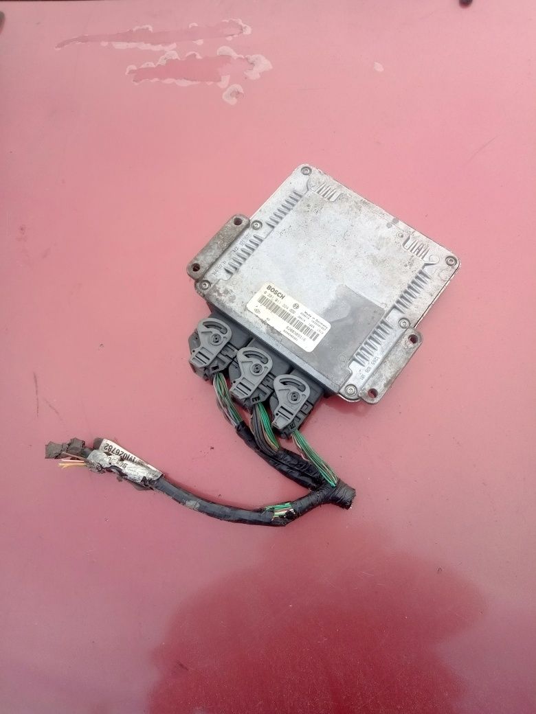 Calculator motor cu codul 8200309316/ 0281011324 pt Renault Laguna 2