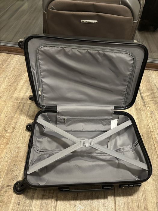 Продавам три куфара