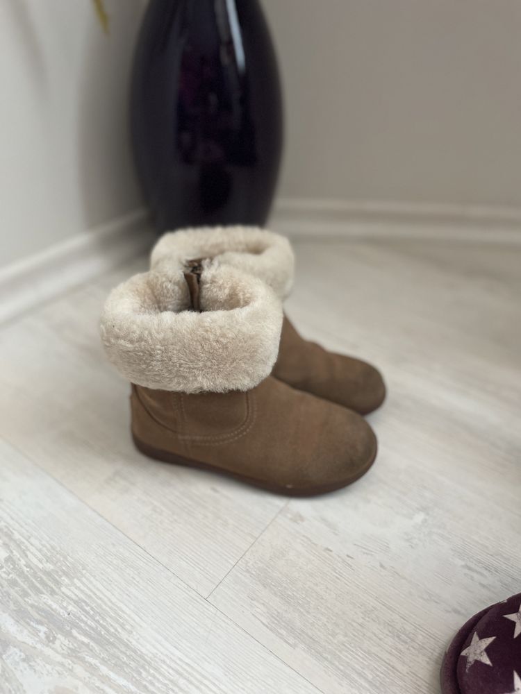 Детски боти UGG