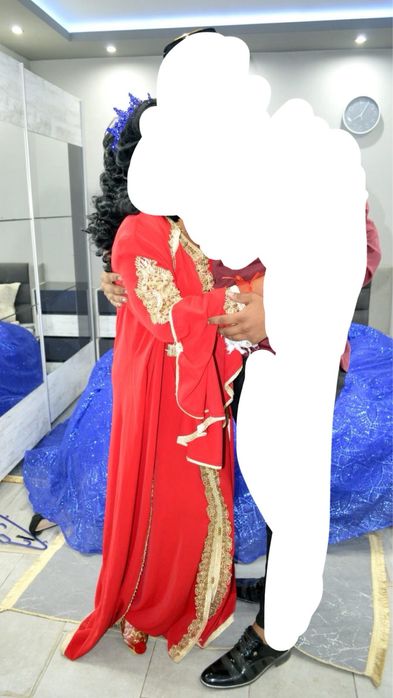 Дрехи за къна почти нови