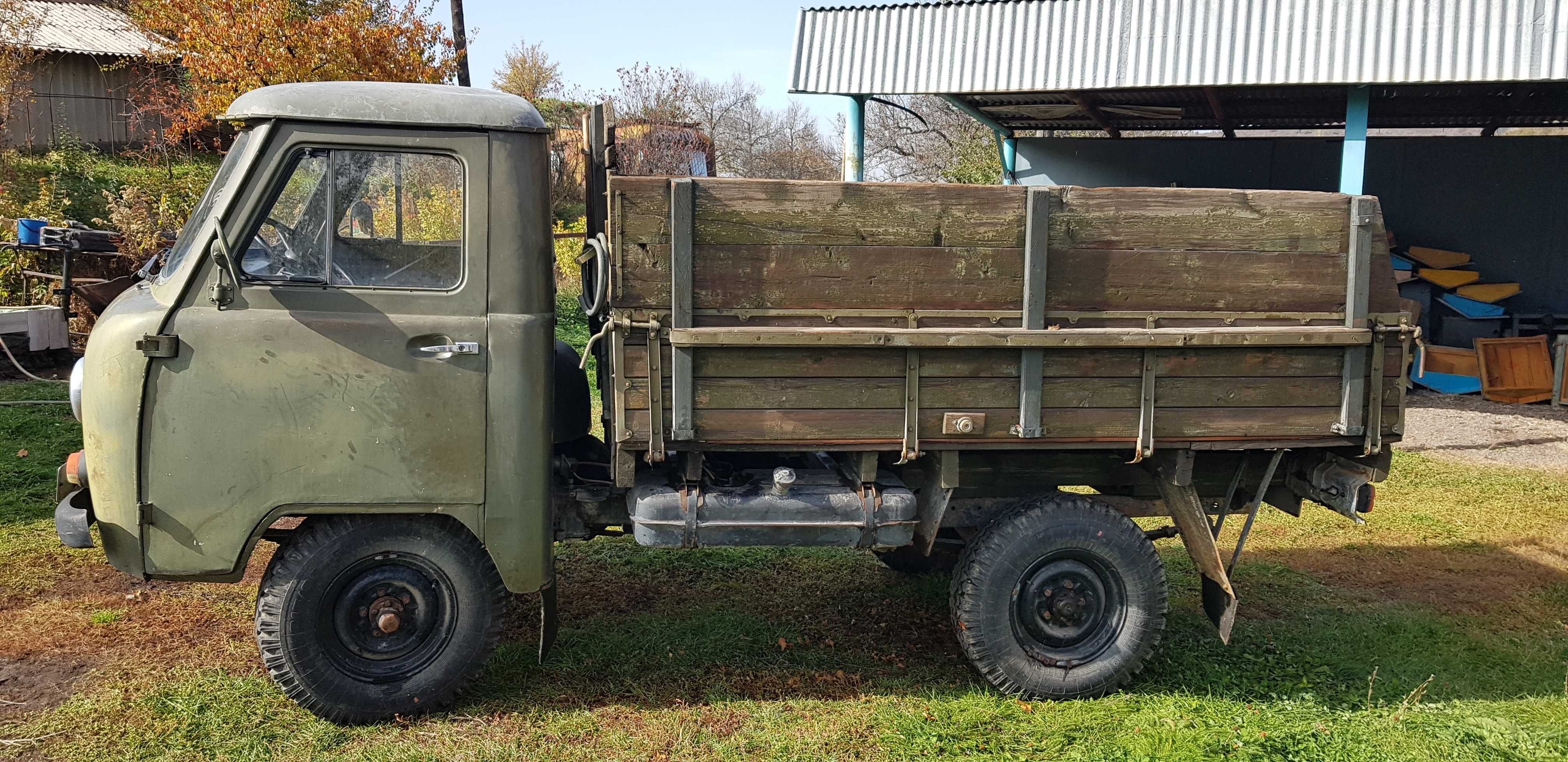 УАЗ 452  бортовой 1985 г. грузовой, деревянные борта.