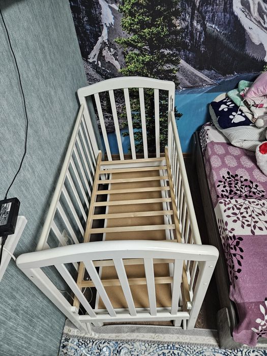 Продам детскую кровать маятник