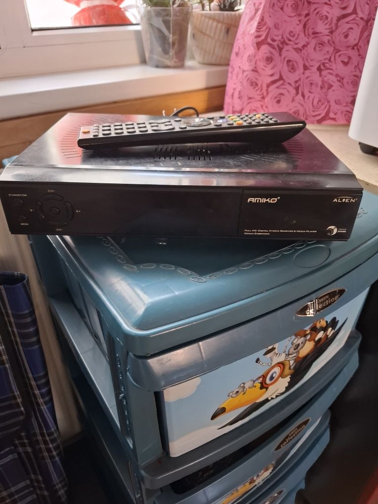 Продавам TV BOX 4K, за части Амиго Ален 2