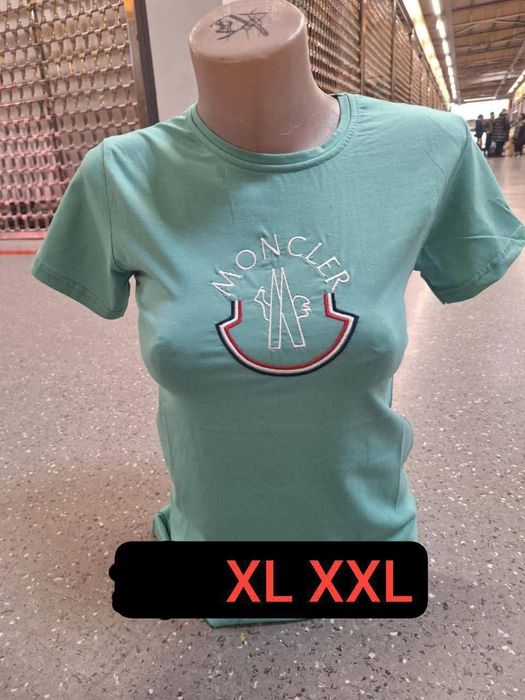 Tricouri unisex, mărimi pe fiecare poză