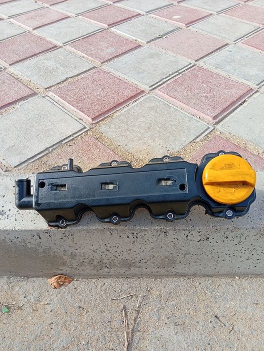 Клапанная крышка Опель астра 8клапан