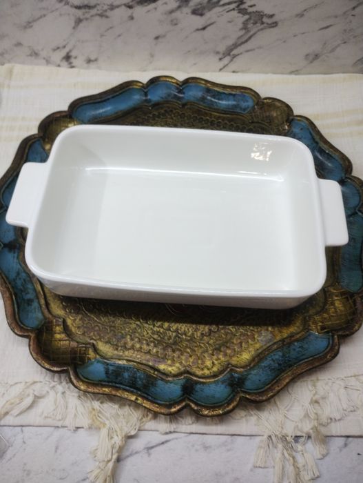 Бяла тавичка за печива , без забележки