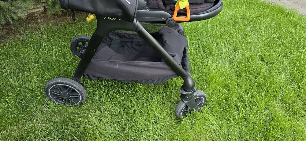 Carucior sport reversibil Triv Next, Caviar, Nuna