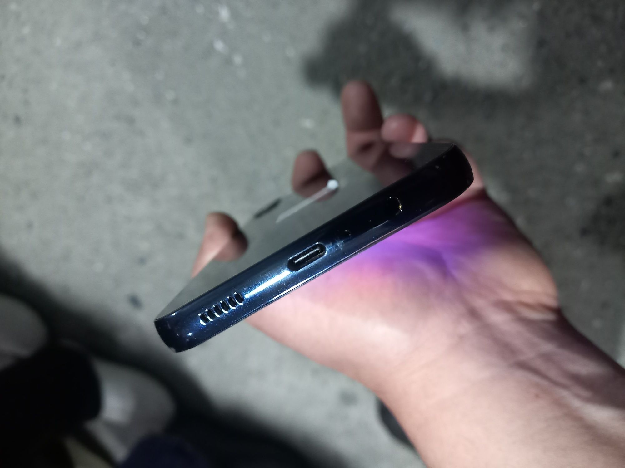 A05 samsung ideal holati yangi tiniq 128GB hotirasi rangi qora.