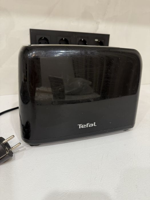 Тостер Tefal в рабочем состоянии