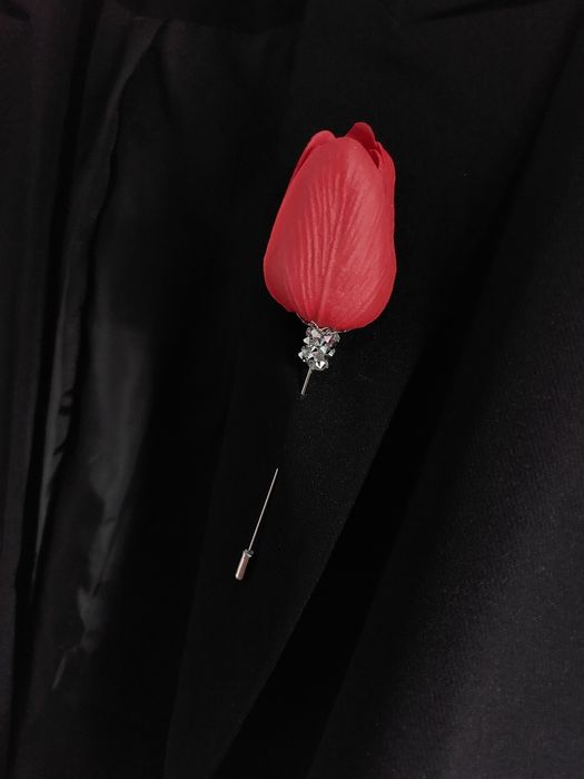 Brosa pin tip lalea