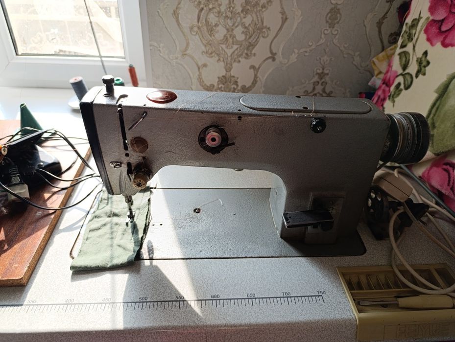 машинка в хорошем состоянии 
Тикув машинаси ах