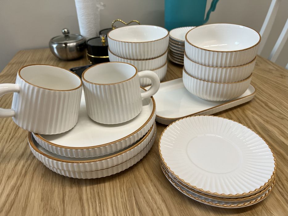 Продам набор посуды на 12 персон