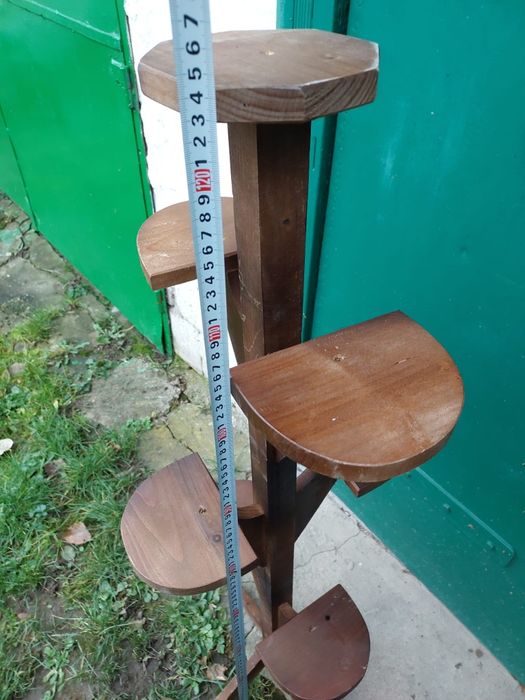 Suport din lemn pentru flori