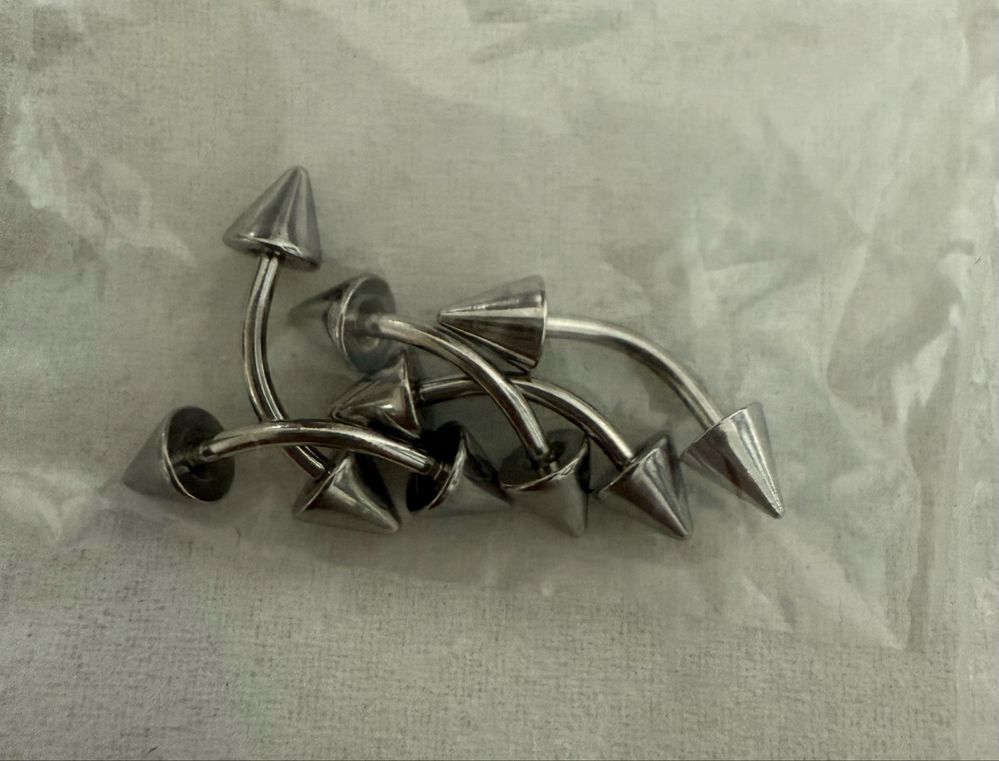 Seturi piercinguri