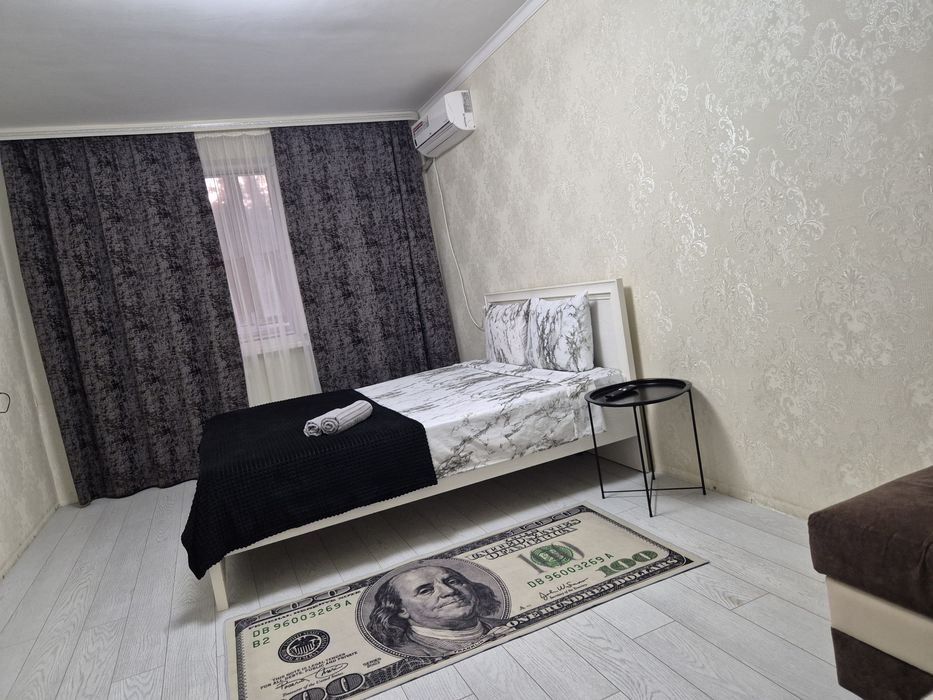 Сдам квартиру в центре города. Второй этаж. Очень чистая и уютная. Не