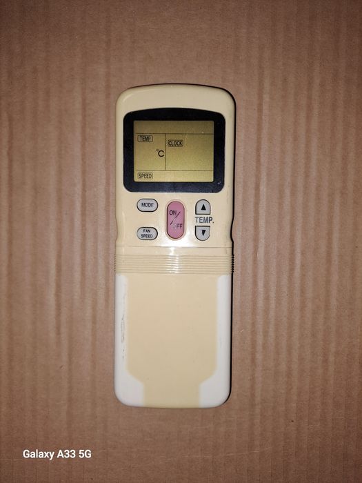 Vând telecomanda originală aer condiționat Midea R11HG/E