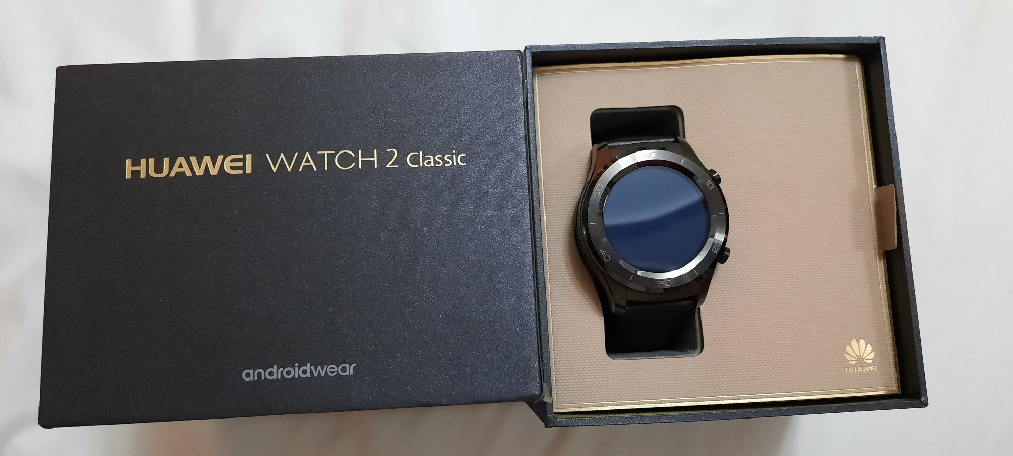 Продаю смарт часы HUAWEI Watch 2 Classic