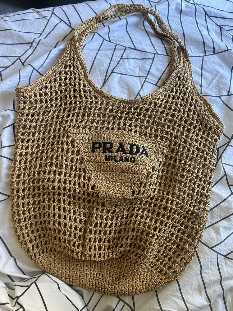 Prada Raffia Tote Bag плажна чанта