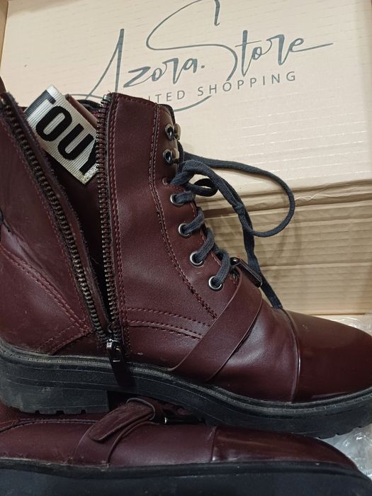 Продам ботинки женские