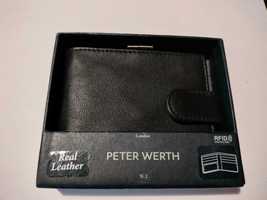 Мъжки кожен портфейл на марката Peter Werth.