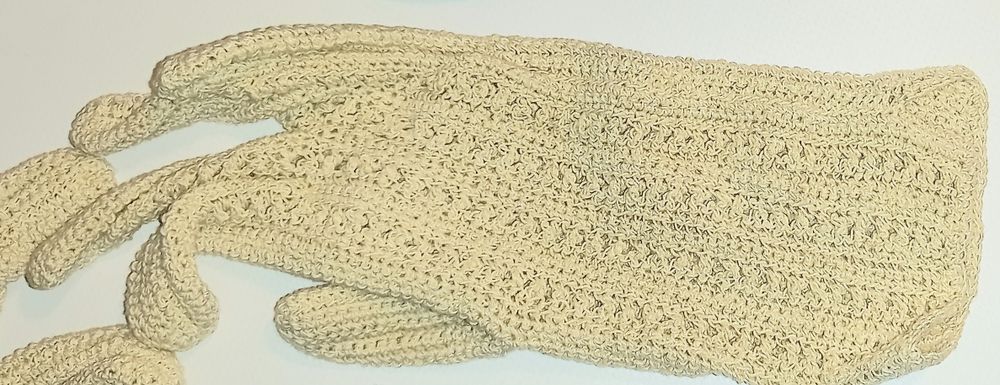 Mileuri și mânusi de dantelă de Burano