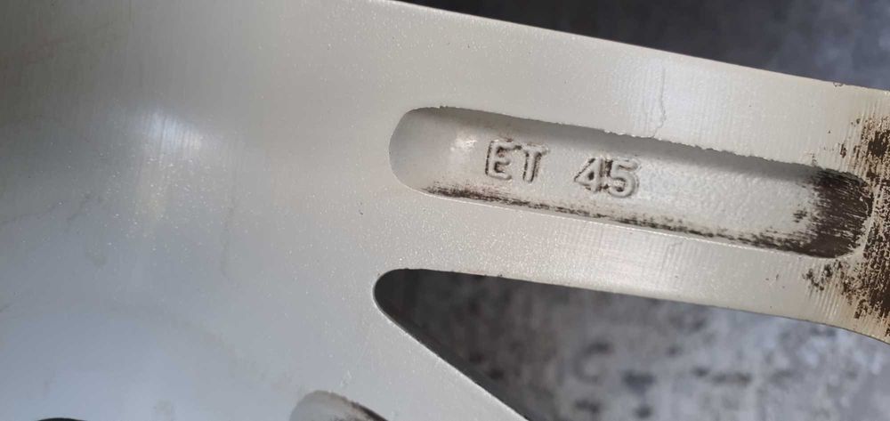 Оригинални джанти 17цола /5×112/ЕТ45/
7,5J×17H2