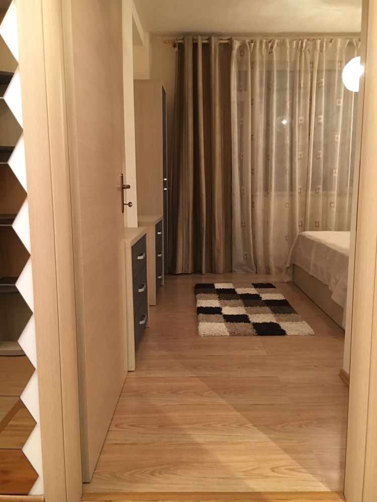 Inchiriez pe termen lung apartament 2 camere in Tomis Plus