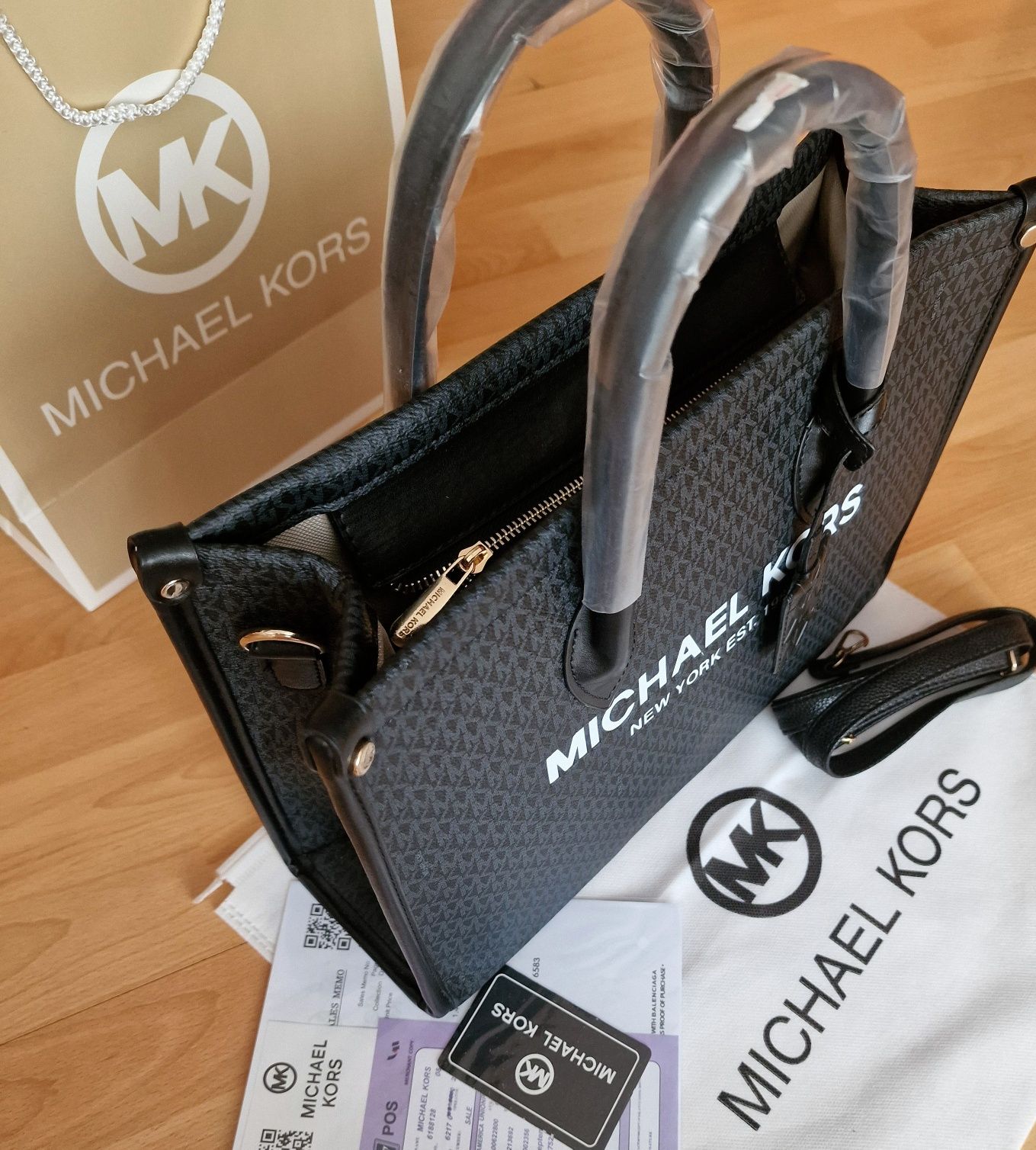 Geanta Michael Kors Maxy,editie limitată, saculet, etichetă