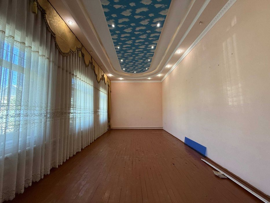 TAYYOR 4 SOTIQLI hovli sotiladi