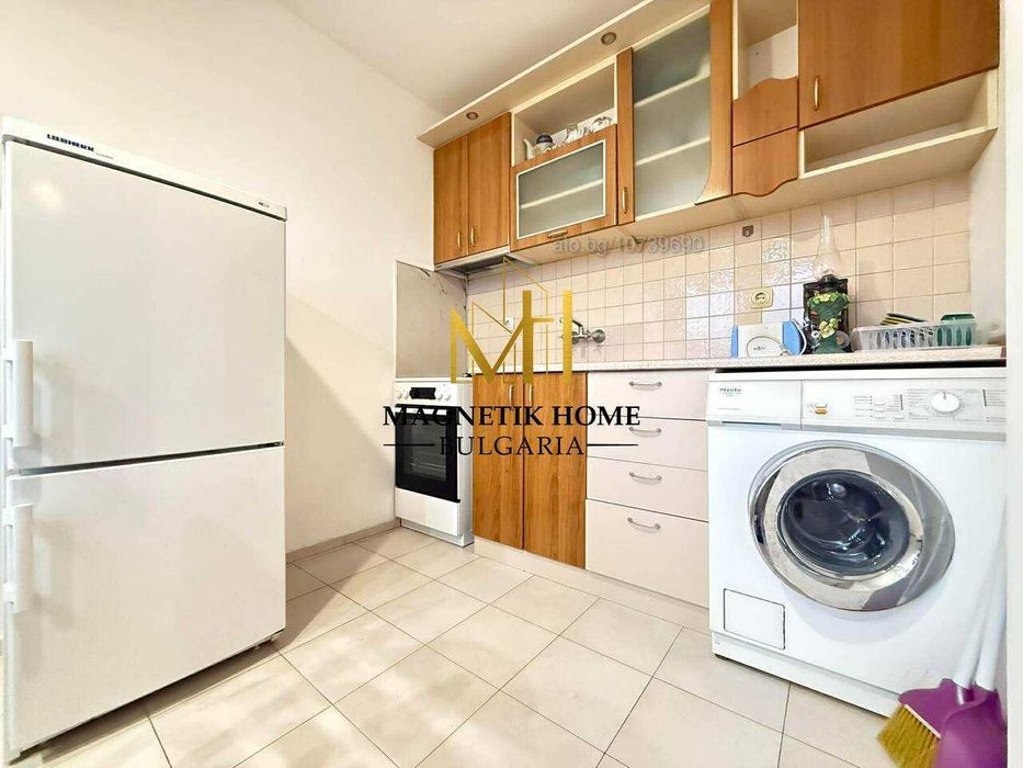 Приветлив двустаен апартамент до Руската гимназия в ж.к. Лазур