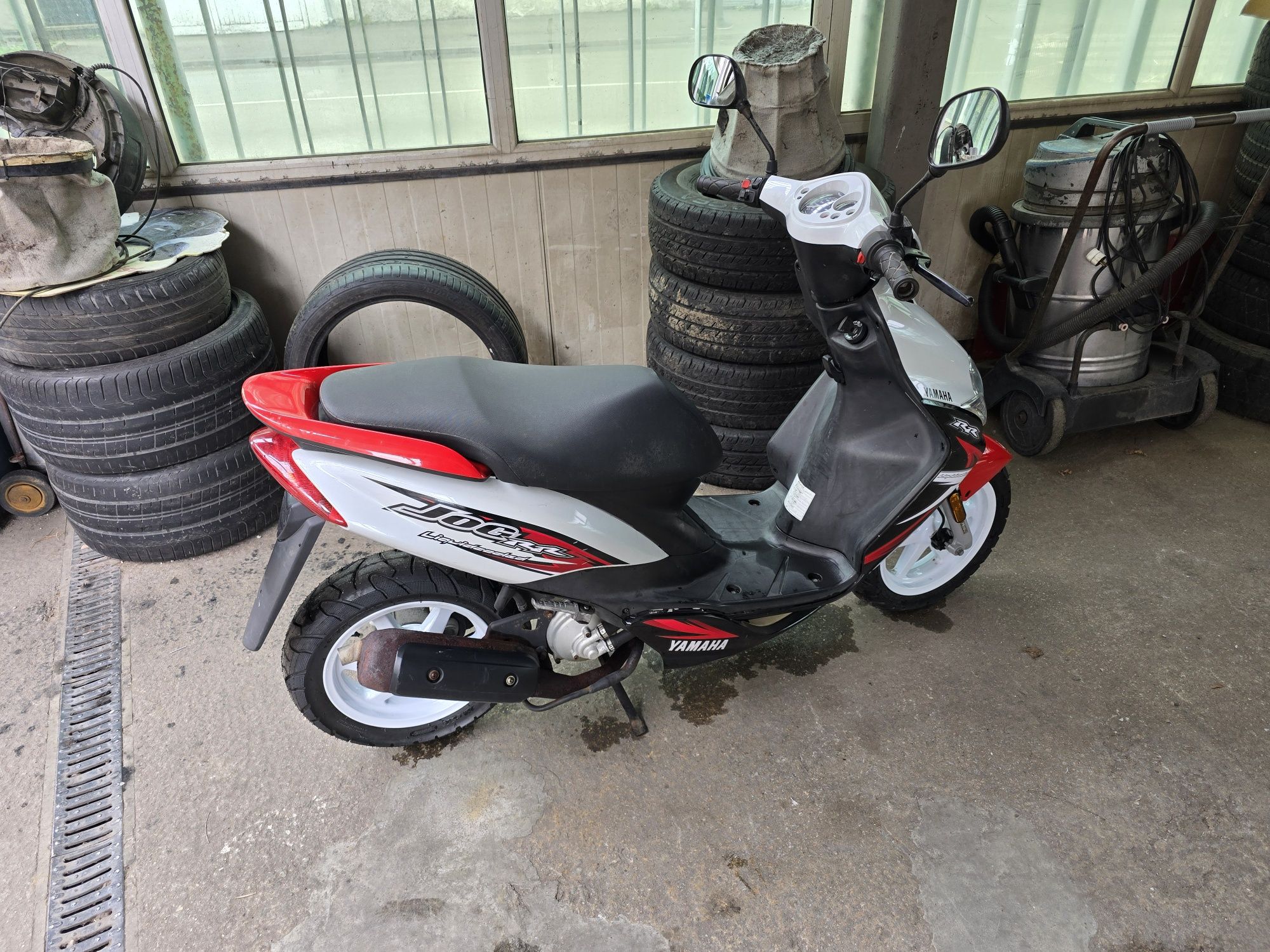 Продавам Yamaha jog RR