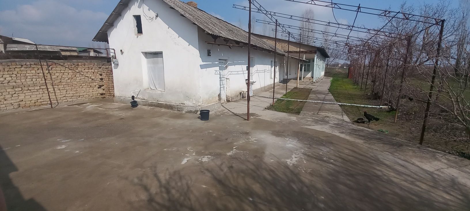Срочно ер нархида Янги йулда ховли жой сотилади