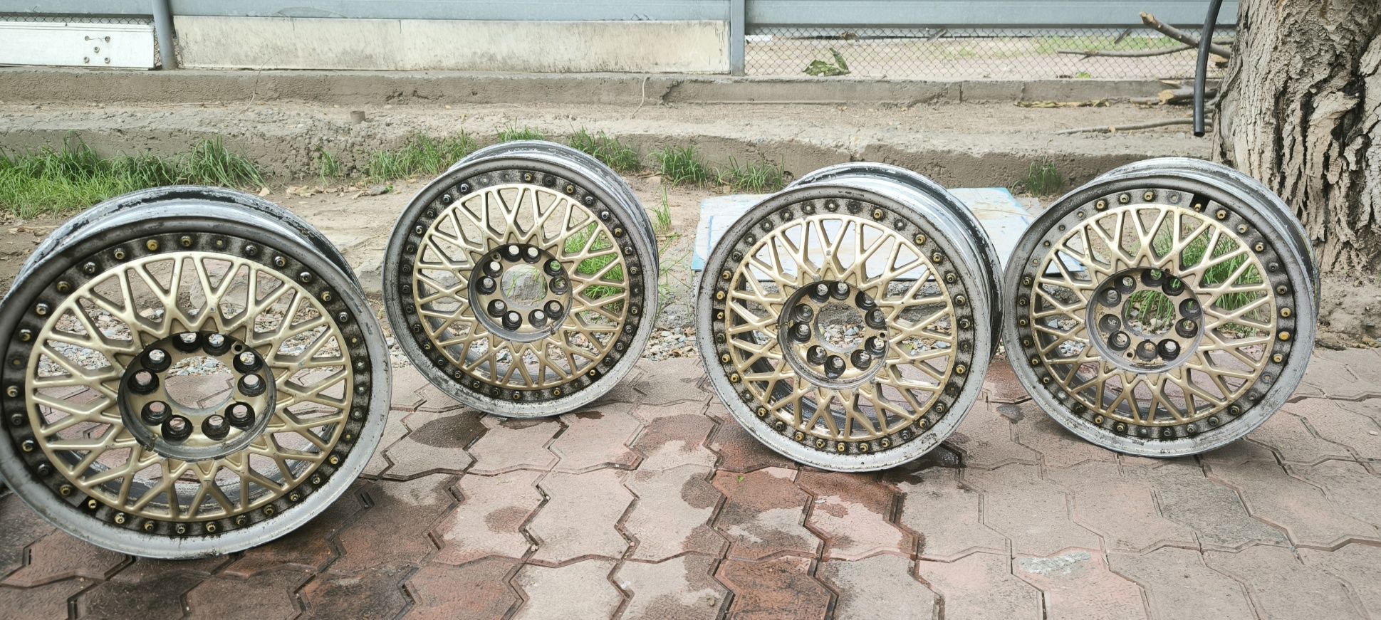 Продам универсальные диски.